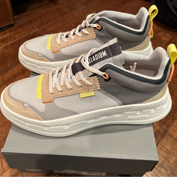 Palladium Palla Reverse Lo Women’s Size 9 - Picture 1 of 8